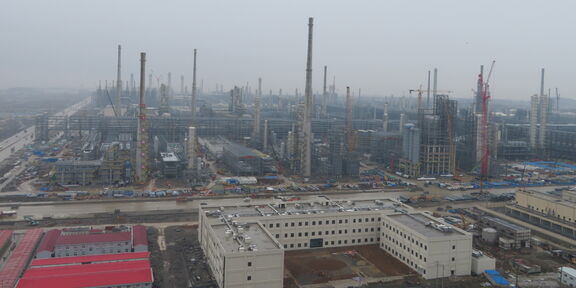 Asian paraxylene/naphtha spread slips to 3-month low ahead of China's Golden Week. 