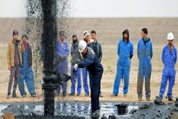 بالاترین مازاد موجودی نفت در یک دهه اخیر