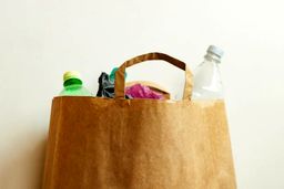 صف های طولانی در شهر مرزی بازرگان، بین ترکیه و ایران، به کندی تجارت بین دو کشور ادامه می دهد/معاملات پلی اتیلن در بازار ترکیه کمیاب شد