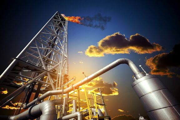 China's Hengli Petrochemical cuts refinery operations to 90%.