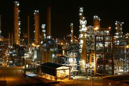 هلدینگ خلیج فارس آماده واگذاری سهام پتروشیمی نوری
