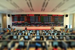 تغییر جهت قیمت آتی پی وی سی 