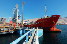 رفع ممنوعیت ارسال محموله های قطری از سوی ابوظبی در بنادر نفتی