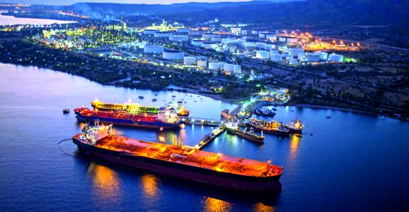 Americas-East naphtha arbitrage cargo loadings reach record high 918,000 mt in April. 