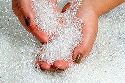 قیمت آتی پی وی سی به مرز 875 دلار رسید/ منواتیلن گلایکول رشد کرد