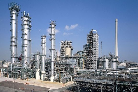 Iran's Abadan oil refinery expansion work to be halted until mid-April. 