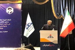 تقدیر از مدیرعامل پتروشیمی تبریز در مراسم و آیین گرامیداشت روز صنعت پتروشیمی برای به ثمر نشستن دانش ایرانی تولید پلی اتیلن سنگین