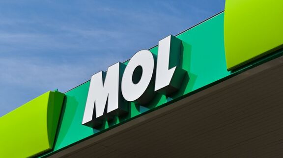 Hungary's MOL looks to tweak refining business ahead of petchem boom