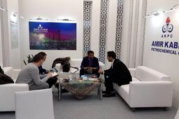 آغاز مذاکرات تجاری پتروشیمی امیرکبیر در نمایشگاه اینتر پلاستیکا روسیه 