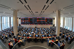قیمت آتی پی وی سی به مرز 930 دلار رسید
