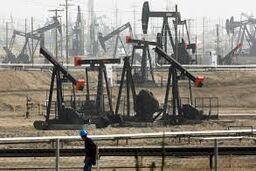 قیمت نفت و ارزش کل ذخایر نفت ایران یک سوم می شود