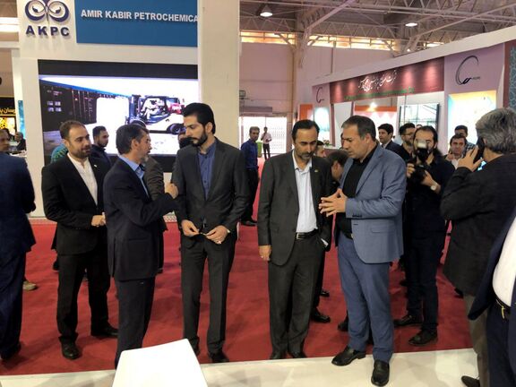 منتظر شفاف سازی نرخ خوراک پتروشیمی ها از سوی وزارت نفت هستیم