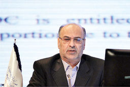 ادامه بقای بورس کالا زیر سایه معاملات نقدی/ نوسانات ارزی و تحریم های پتروشیمی، معاملات آتی را شکست داد