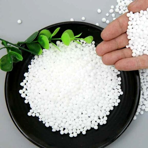 آیا محموله های صادراتی اوره ایران با قیمت بیش از ۳۰۰ دلار در هر تن فروخته شده اند؟/ مناقشات سیاسی چه تاثیری بر بازار اوره ایران دارد؟