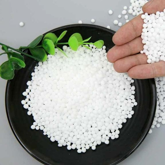 آیا محموله های صادراتی اوره ایران با قیمت بیش از ۳۰۰ دلار در هر تن فروخته شده اند؟/ مناقشات سیاسی چه تاثیری بر بازار اوره ایران دارد؟