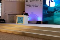 رئیس فروش و بازاریابی شرکت تاپکو درباره بازار پتروشیمی ایران سخنرانی کرد