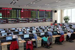 قیمت آتی پی وی سی به مرز 900 دلار نزدیک شد