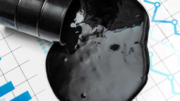 Crude oil futures up about 2% after tanker explosion near Jeddah