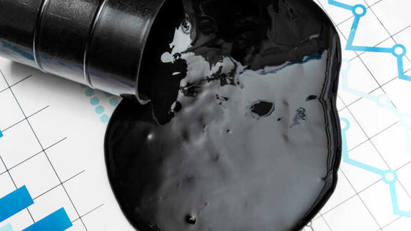 Crude oil futures up about 2% after tanker explosion near Jeddah