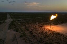 واردکنندگان LNG اولین برندگان سقوط قیمت نفت