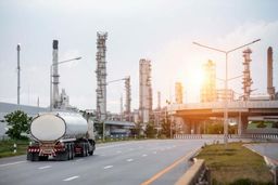 همزمان با تشدید کمبود رانندگان کامیون زنجیره عرضه شیمیایی اروپا در وضعیت فاجعه قرار گرفت