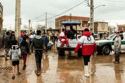 همیاری های شرکت پتروشیمی امیرکبیر در کمک به سیل زدگان نقاط مختلف کشور به خصوص استان خوزستان