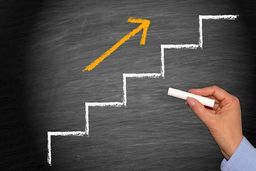 چرا قیمت گذاری پلیمرها شفاف نیست؟ | آیا شرکت ملی صنایع پتروشیمی می تواند در تعیین نرخ ها بی طرف باشد؟!