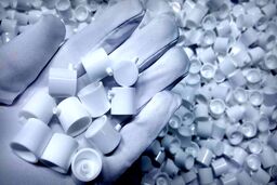 بازار پتروشیمی از نزدیک قیمت‌های نفت خام صنایع بالادستی را برای پیدا کردن جهت مشخص دنبال می کند