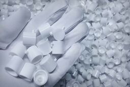 بازار پتروشیمی از نزدیک قیمت‌های نفت خام صنایع بالادستی را برای پیدا کردن جهت مشخص دنبال می کند