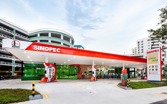 Sinopec starts filling central China crude storage. 