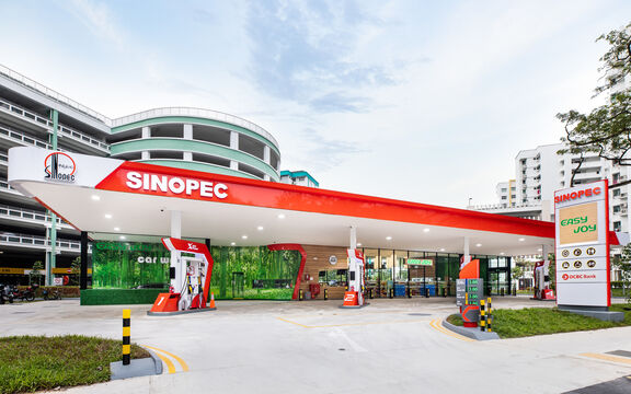 Sinopec starts filling central China crude storage. 