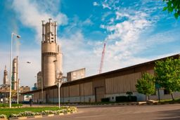 ثبت رکورد تولید محصولات در پتروشیمی شیراز 