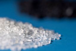 صف های طولانی مرز ایران و ترکیه پس از بازگشایی ۶ روزه گمرکات مرزی؛ دلایل کاهش سطح تجارت پلیمر در بازار ترکیه