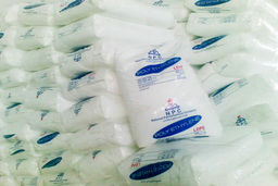 زنگ خطر نبود مواد اولیه پتروشیمی برای صنایع! / بورس کالا شفاف‌سازی کند